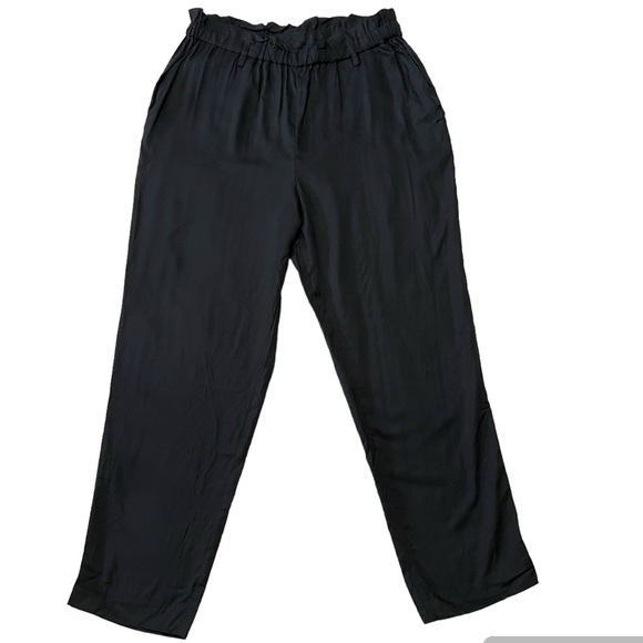 H&M Pants - H&M Paperbag Pull On Pants 10 NWT